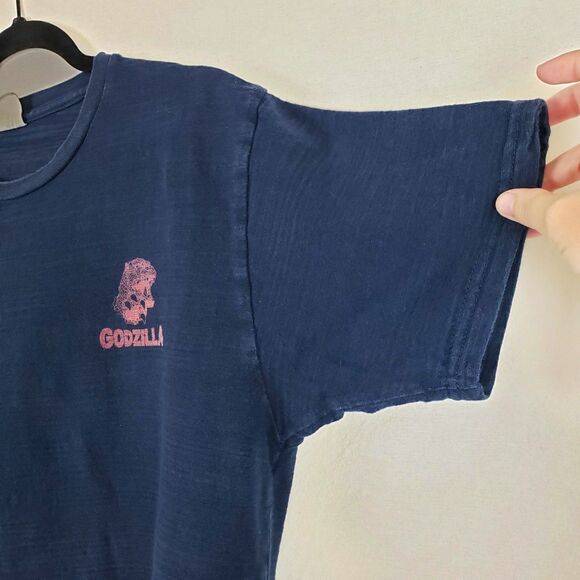 Godzilla Wave T-Shirt Toho Mens L Blue Short Sleeve Heavy Cotton Ukiyo-e - Picture 4 of 10